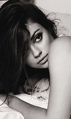 Celeb Beauty Mila Kunis